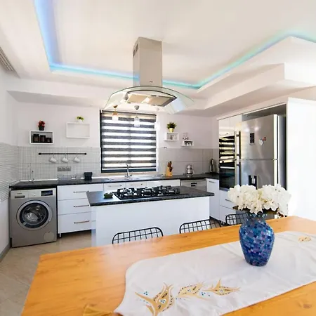 Gorgeous Surrounded By Nature With Private Pool In Kas, Antalya Βίλα